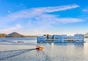 Udaipur-Lake-Pichola-Palace