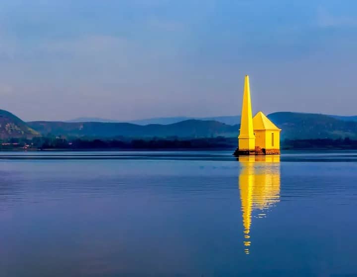 Odisha Golden Triangle with Chilika Lake Tour